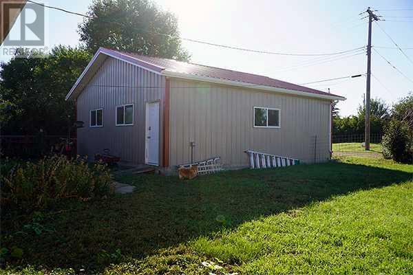 409 5 Street S, Lethbridge, Alberta T1J 2B6 - Photo 11 - A2172323