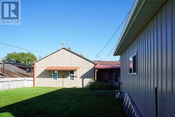 409 5 Street S, Lethbridge, Alberta T1J 2B6 - Photo 13 - A2172323