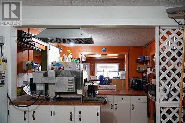 409 5 Street S, Lethbridge, Alberta T1J 2B6 - Photo 5 - A2172323