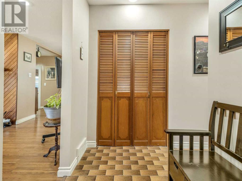 1611 24 Street S, Lethbridge, Alberta T1K 2M2 - Photo 8 - A2239618