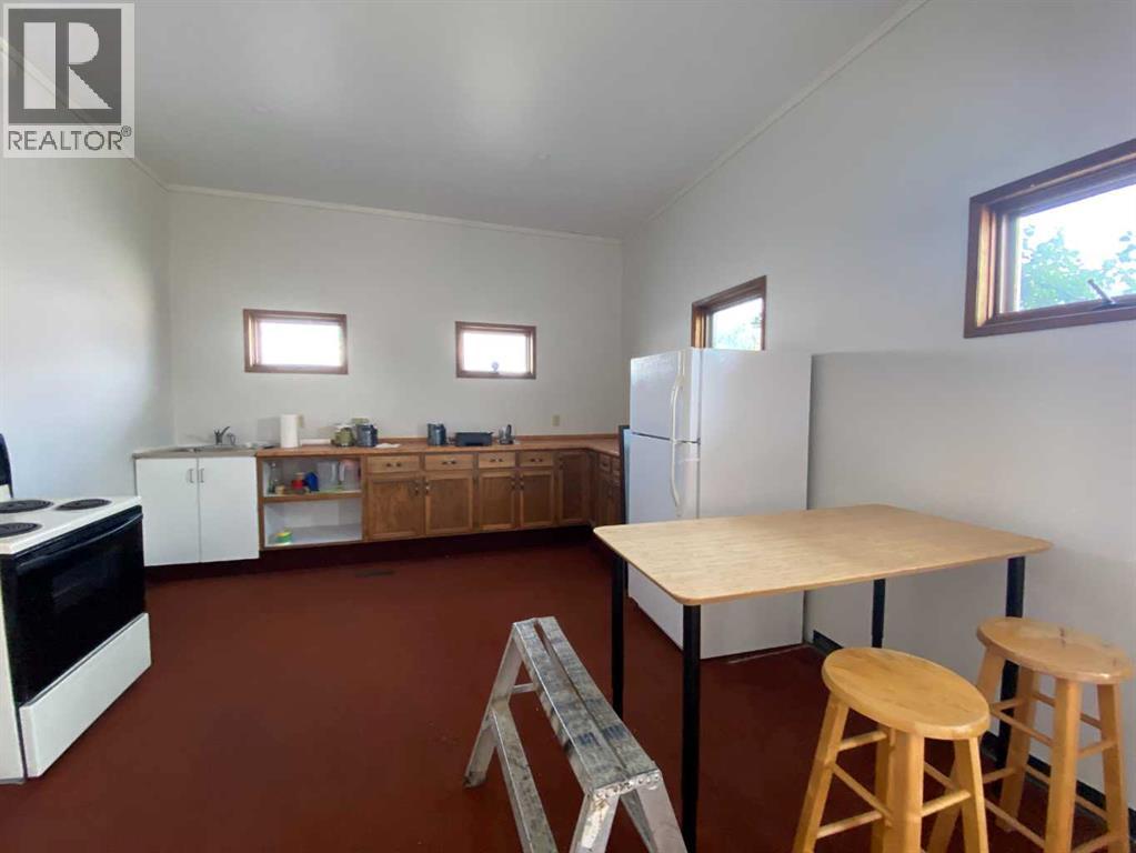 2138 213 Street, Bellevue, Alberta T0K 0C0 - Photo 12 - A2252858