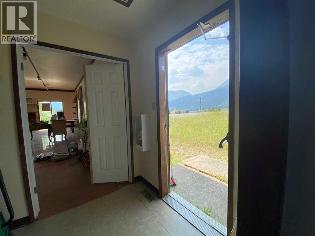 2138 213 Street, Bellevue, Alberta T0K 0C0 - Photo 13 - A2252858