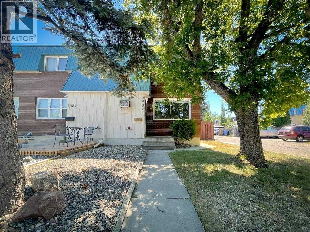 <h3>$264,900</h3><p>1427 Lakemount Boulevard S, Lethbridge, Alberta</p>