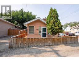 1221 (1219A) 4 Avenue S, lethbridge, Alberta