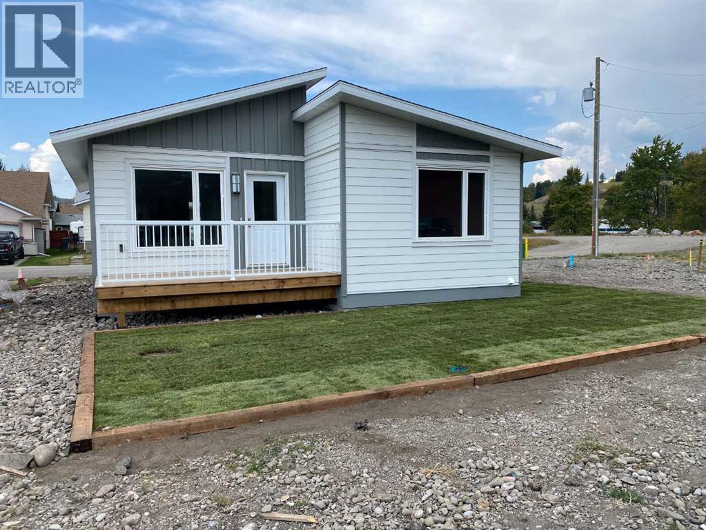 2131 128 Street, Blairmore, Alberta T0K 0E0 - Photo 2 - A2253833