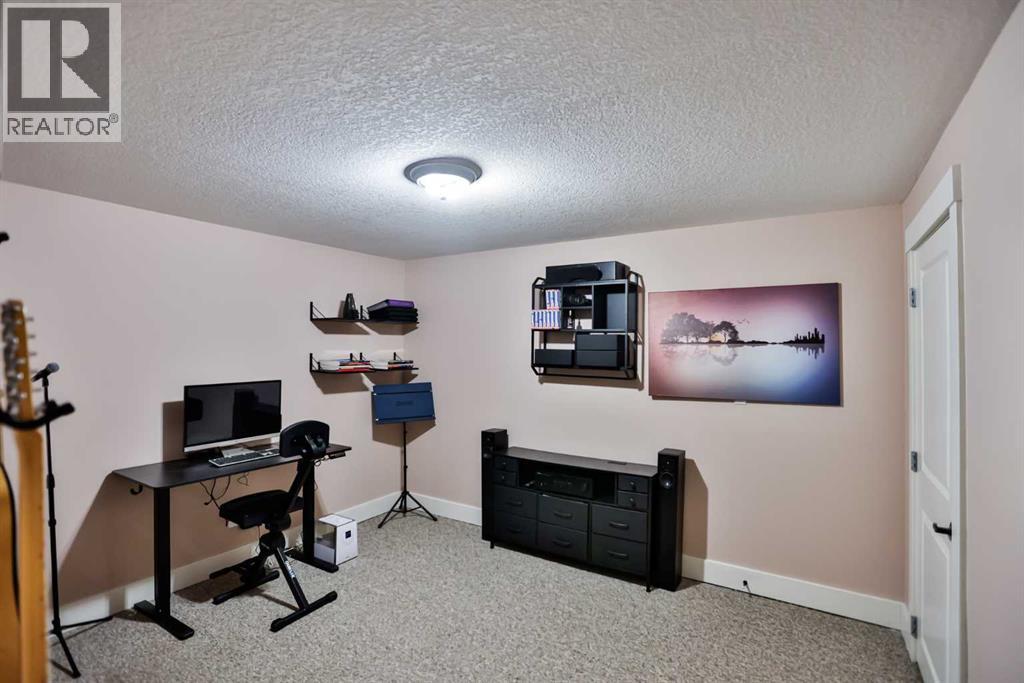 104 Buenavista Bay, Rural Lethbridge County, Alberta T1J 4P4 - Photo 43 - A2259390