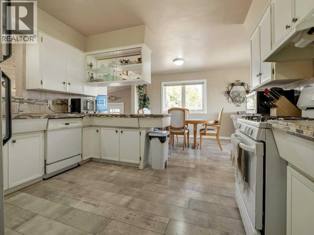 101012 Range Road 234, Rural Lethbridge County, Alberta T0L 1M0 - Photo 11 - A2263754