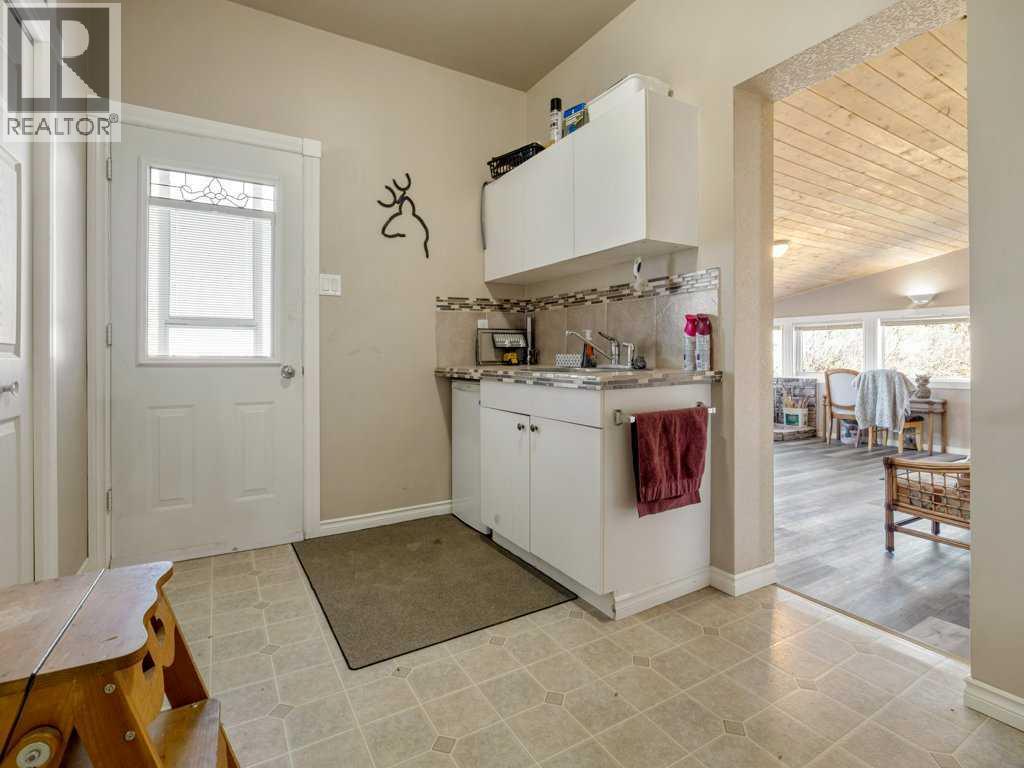 101012 Range Road 234, Rural Lethbridge County, Alberta T0L 1M0 - Photo 6 - A2263754