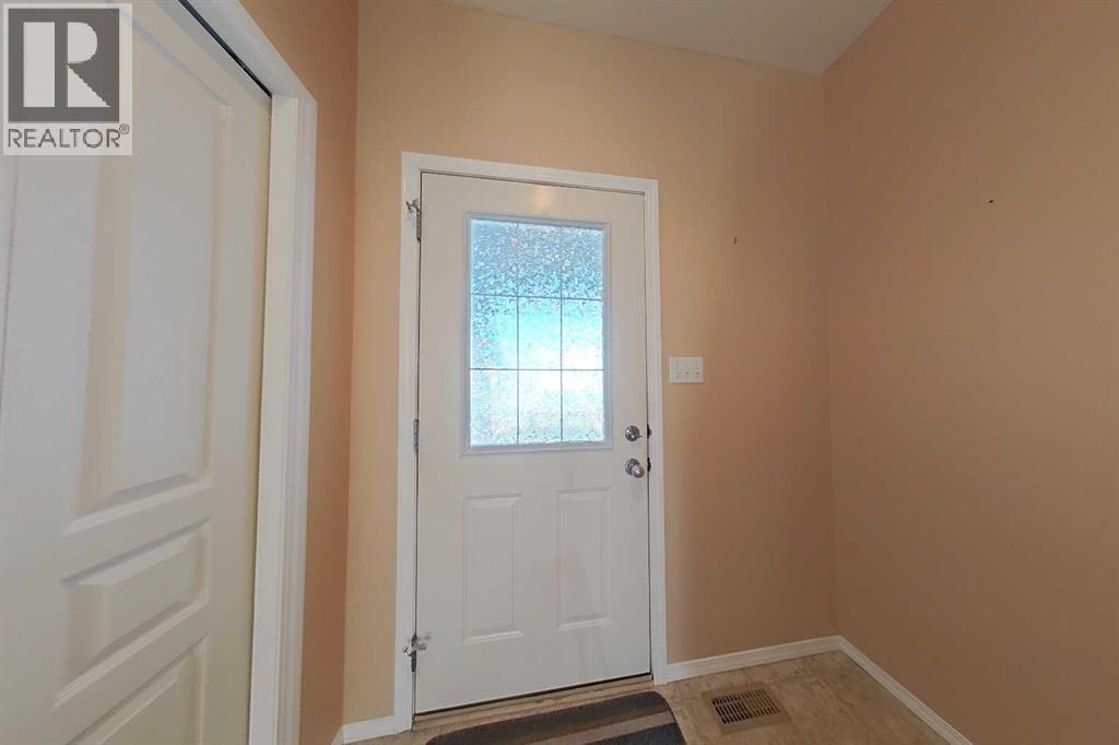 4, 295 Blackfoot Road W, Lethbridge, Alberta T1K 8A6 - Photo 4 - A2265039