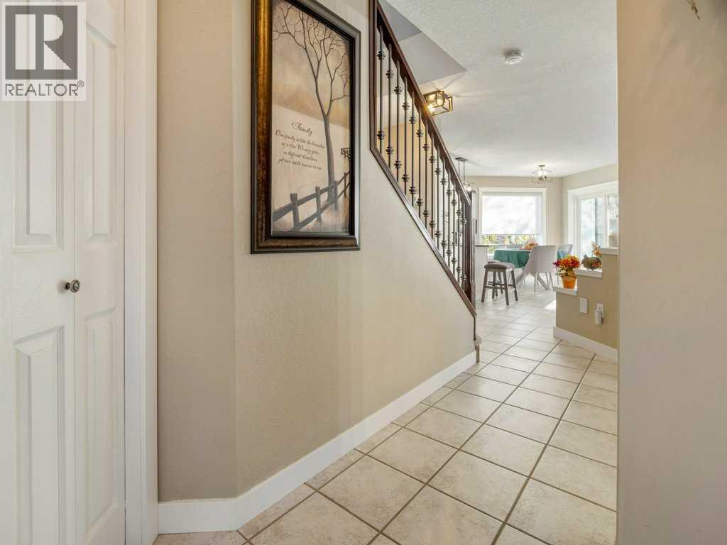 425 Fairmont Boulevard S, Lethbridge, Alberta T1K 7G2 - Photo 3 - A2267871