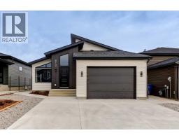 612 Parkside Green, coaldale, Alberta