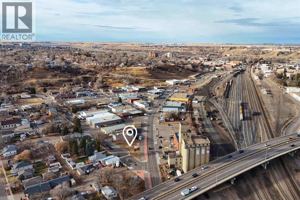 698 South Railway Street Se, Medicine Hat, Alberta T1A 2W1 - Photo 1 - A2271659