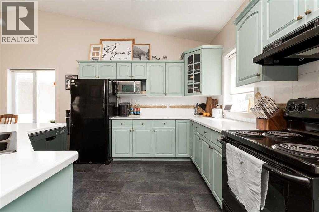 195 Cowichan Court W, Lethbridge, Alberta T1K 7T7 - Photo 7 - A2273455