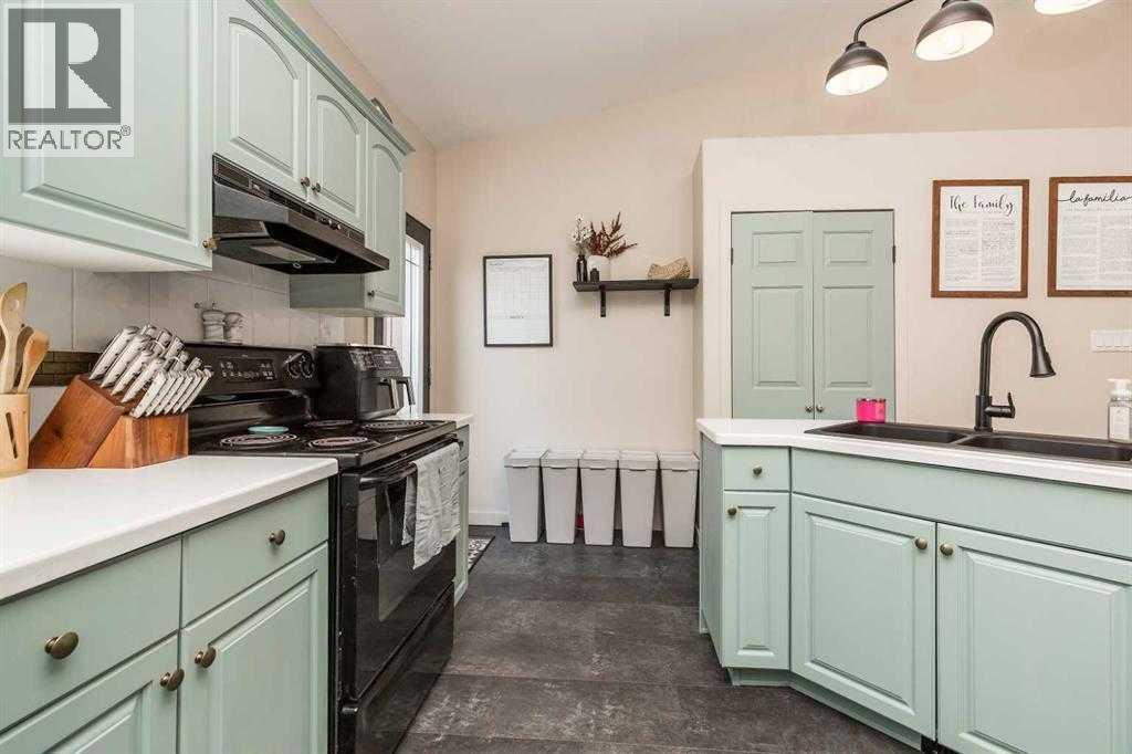 195 Cowichan Court W, Lethbridge, Alberta T1K 7T7 - Photo 9 - A2273455