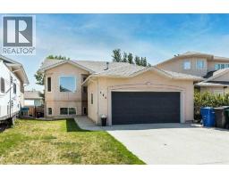 195 Cowichan Court W, lethbridge, Alberta