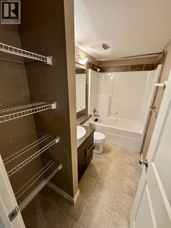 2, 189 Silkstone Road W, Lethbridge, Alberta T1J 4J9 - Photo 13 - A2273425