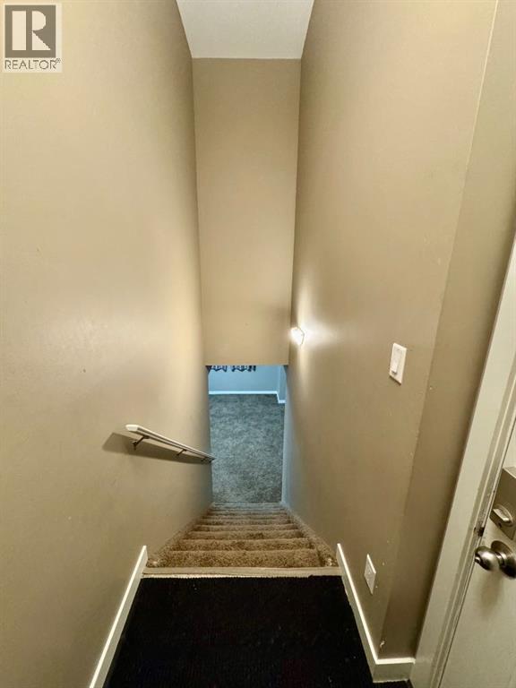 2, 189 Silkstone Road W, Lethbridge, Alberta T1J 4J9 - Photo 3 - A2273425