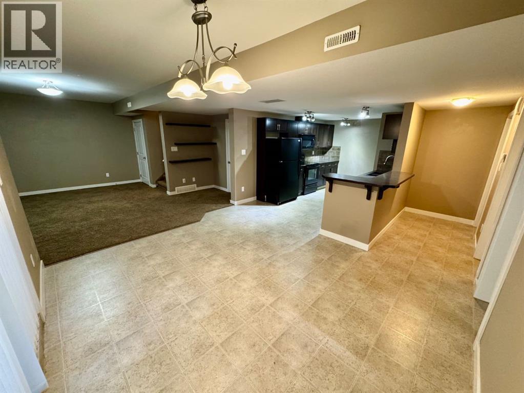 2, 189 Silkstone Road W, Lethbridge, Alberta T1J 4J9 - Photo 6 - A2273425