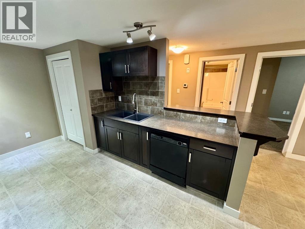 2, 189 Silkstone Road W, Lethbridge, Alberta T1J 4J9 - Photo 9 - A2273425