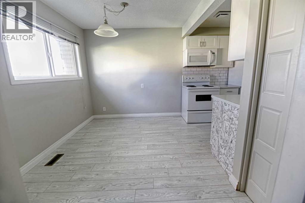 6, 55 Lemoyne Crescent W, Lethbridge, Alberta T1K 4J7 - Photo 3 - A2273588