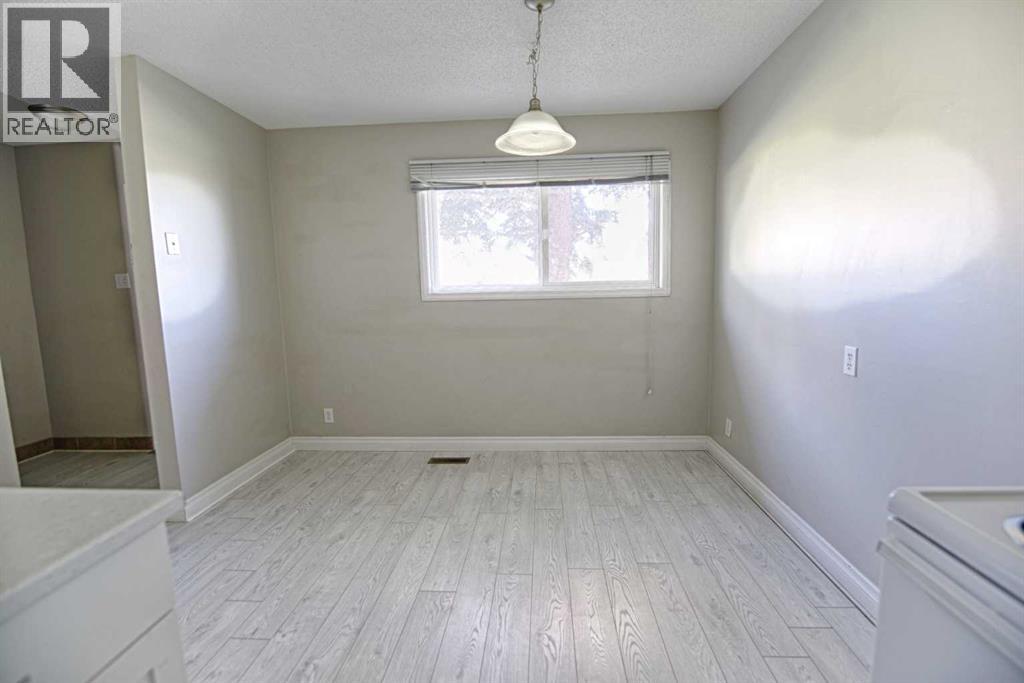 6, 55 Lemoyne Crescent W, Lethbridge, Alberta T1K 4J7 - Photo 4 - A2273588