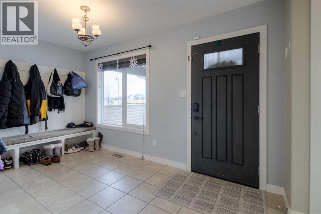 541 Aquitania Boulevard W, Lethbridge, Alberta T1J 5G7 - Photo 3 - A2272884