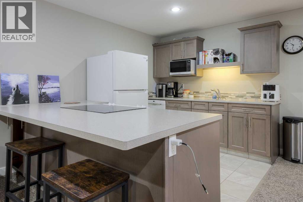 541 Aquitania Boulevard W, Lethbridge, Alberta T1J 5G7 - Photo 39 - A2272884