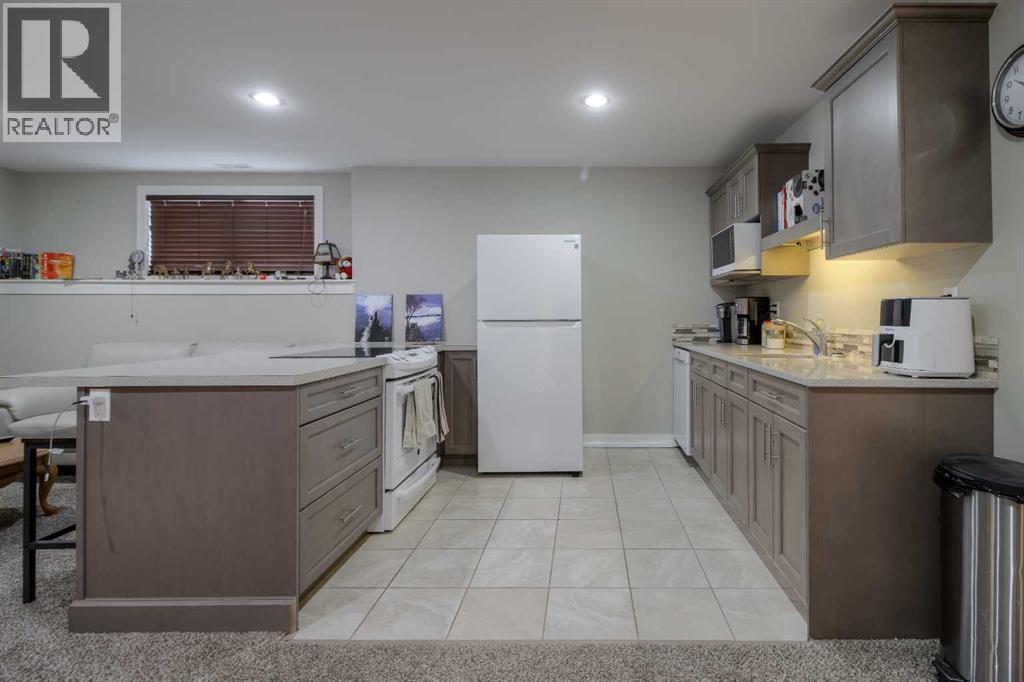 541 Aquitania Boulevard W, Lethbridge, Alberta T1J 5G7 - Photo 40 - A2272884