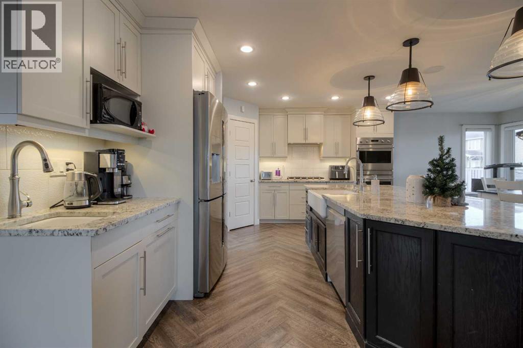 541 Aquitania Boulevard W, Lethbridge, Alberta T1J 5G7 - Photo 7 - A2272884