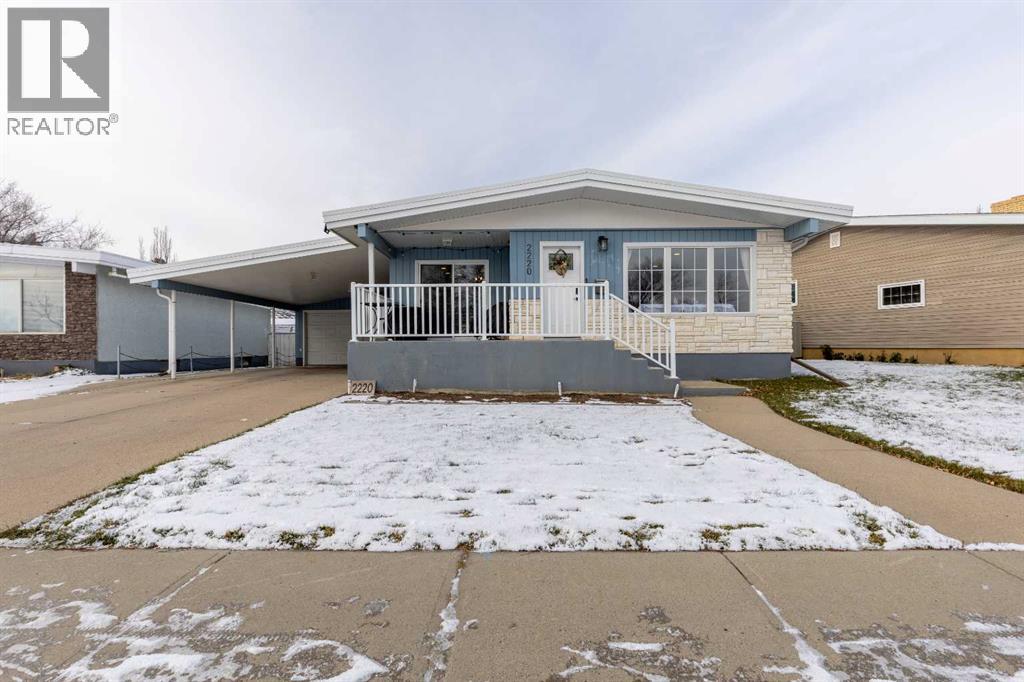 2220 Mayor Magrath Drive S, Lethbridge, Alberta T1K 2S4 - Photo 1 - A2272615