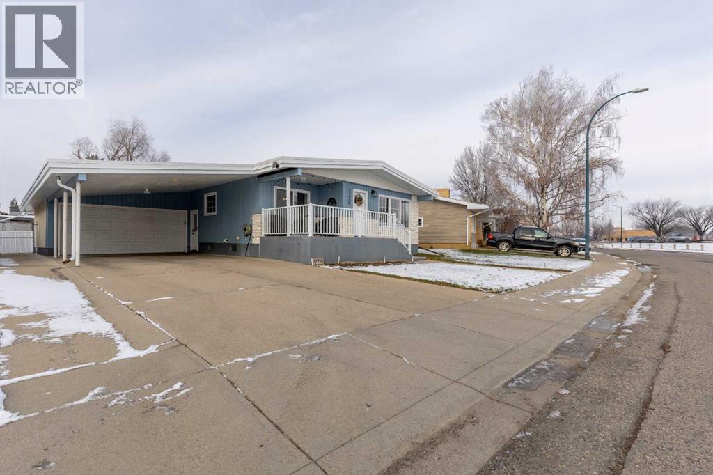 2220 Mayor Magrath Drive S, Lethbridge, Alberta T1K 2S4 - Photo 3 - A2272615
