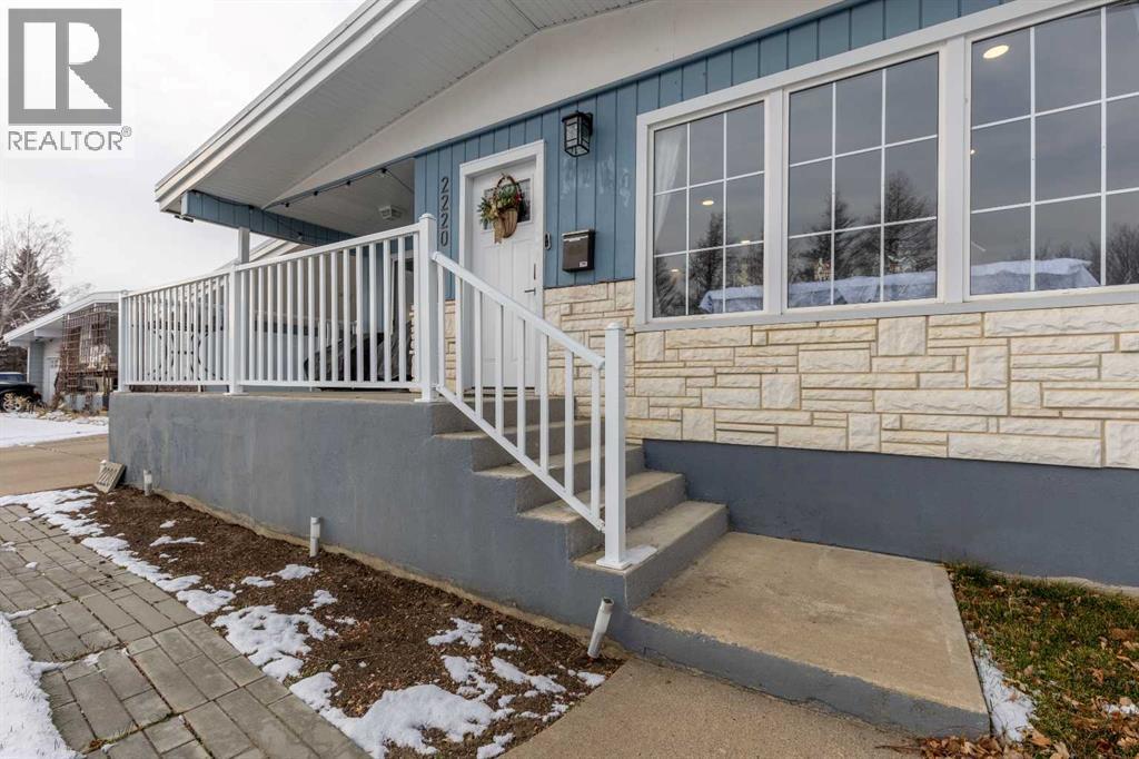 2220 Mayor Magrath Drive S, Lethbridge, Alberta T1K 2S4 - Photo 4 - A2272615