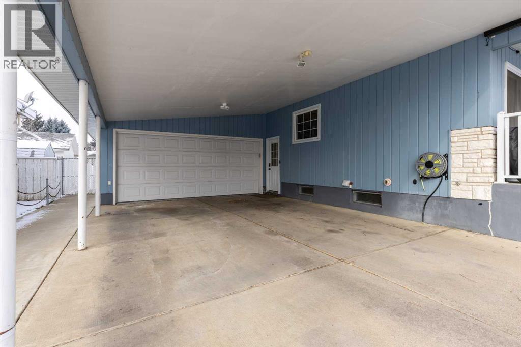 2220 Mayor Magrath Drive S, Lethbridge, Alberta T1K 2S4 - Photo 5 - A2272615