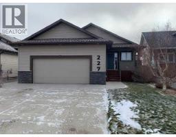 227 Mt Sundial Court W, lethbridge, Alberta