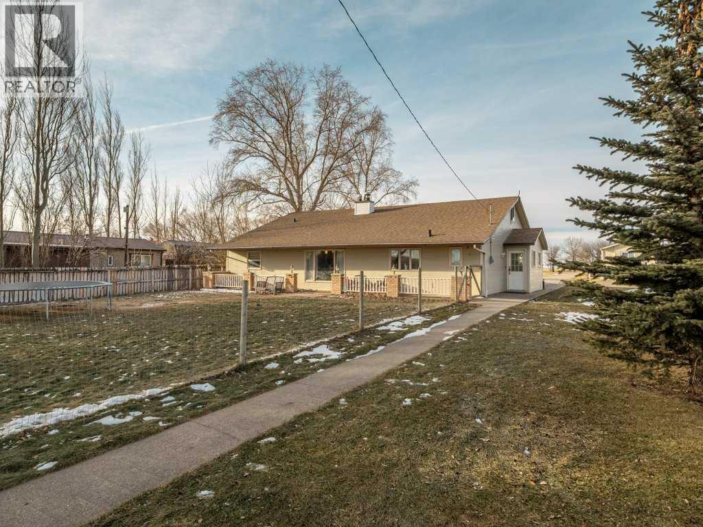 63004a 5 Highway, Welling, Alberta T0K 2N0 - Photo 2 - A2278372