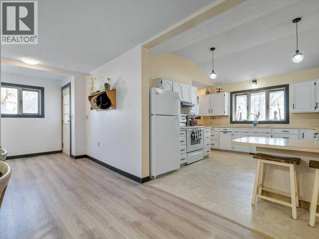 63004a 5 Highway, Welling, Alberta T0K 2N0 - Photo 9 - A2278372