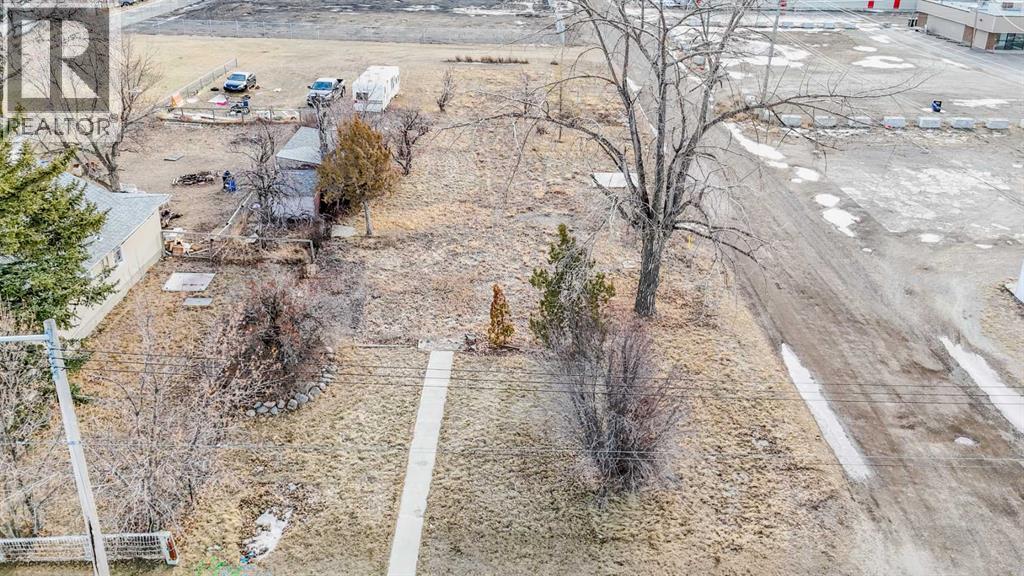 52 E 100 N, Raymond, Alberta T0K 2S0 - Photo 1 - A2278084