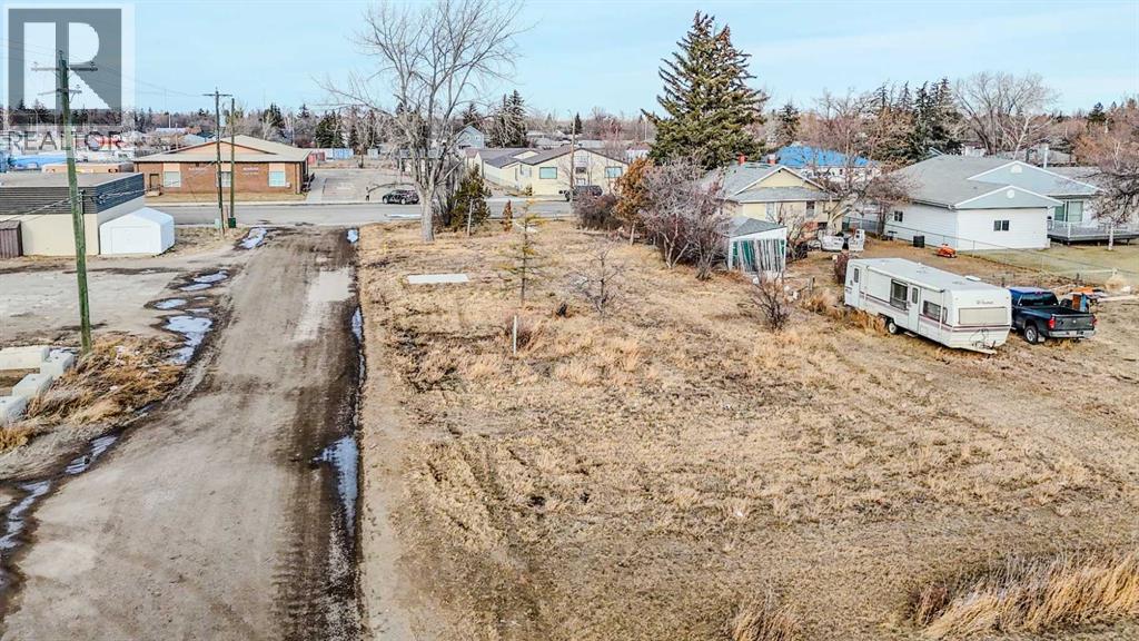 52 E 100 N, Raymond, Alberta T0K 2S0 - Photo 3 - A2278084