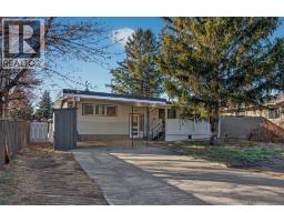 22 Acadia Road W, lethbridge, Alberta