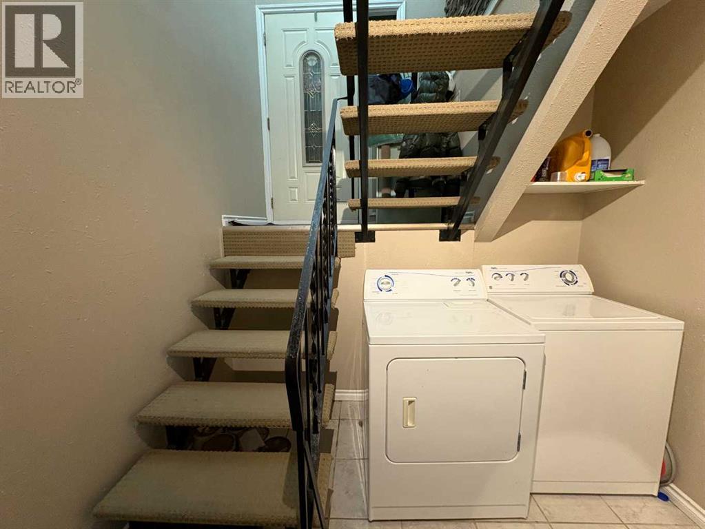 2, 1701 St Edward Boulevard N, Lethbridge, Alberta T1H 1X2 - Photo 10 - A2280720