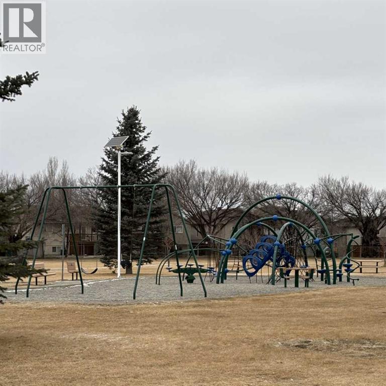 2, 1701 St Edward Boulevard N, Lethbridge, Alberta T1H 1X2 - Photo 14 - A2280720