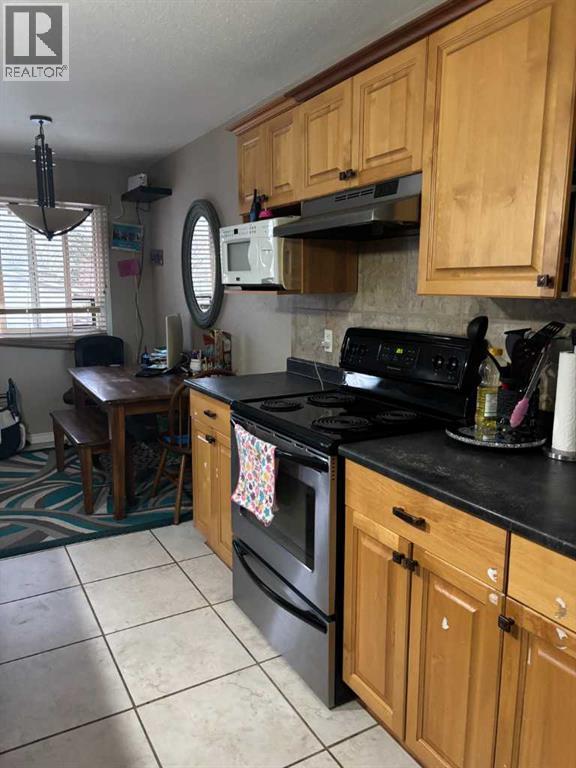 2, 1701 St Edward Boulevard N, Lethbridge, Alberta T1H 1X2 - Photo 4 - A2280720