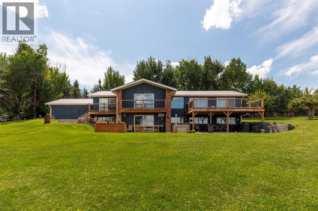 <h3>$950,000</h3><p>304 Riverbend Road, Moon River Estates, Alberta</p>