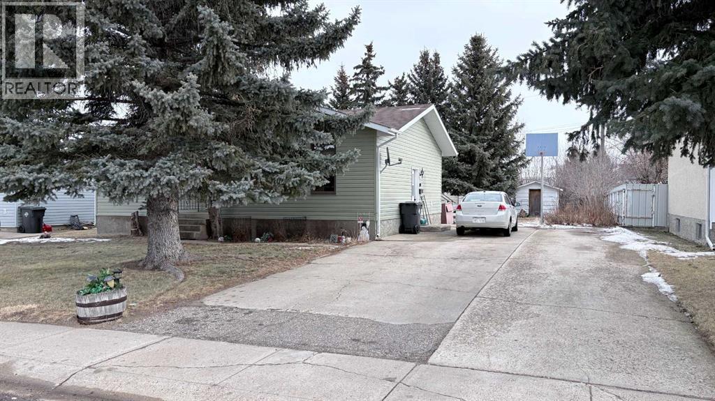 105 4th Street W, Foremost, Alberta T0K 0X0 - Photo 1 - A2282972