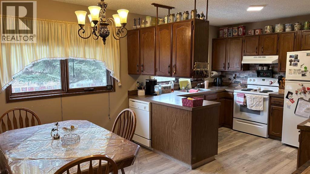 105 4th Street W, Foremost, Alberta T0K 0X0 - Photo 2 - A2282972