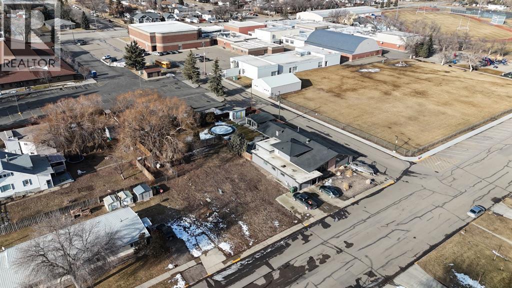 62 S 1 Street E, Magrath, Alberta T0K 1J0 - Photo 4 - A2283299