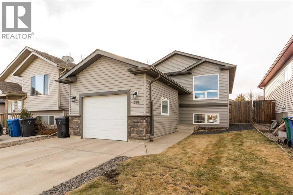 <h3>$429,900</h3><p>296 Tartan Circle W, Lethbridge, Alberta</p>