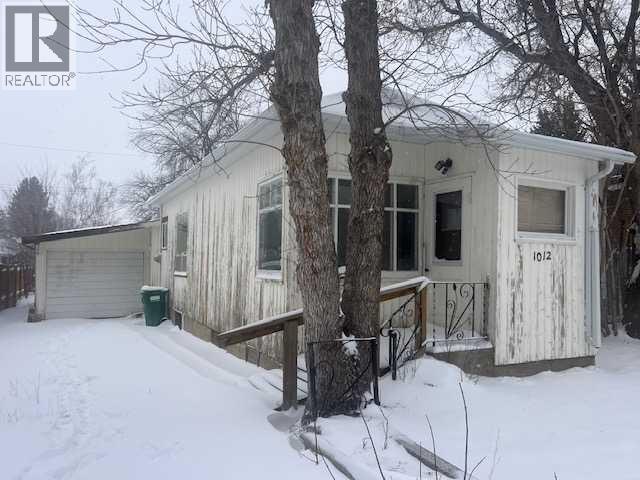 <h3>$182,000</h3><p>1012 11 Street S, Lethbridge, Alberta</p>